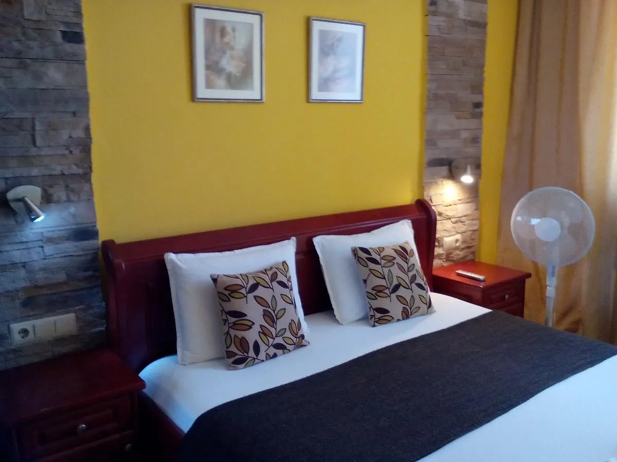 Central Sofia City Rooms Near Central Subway Station. Guest house